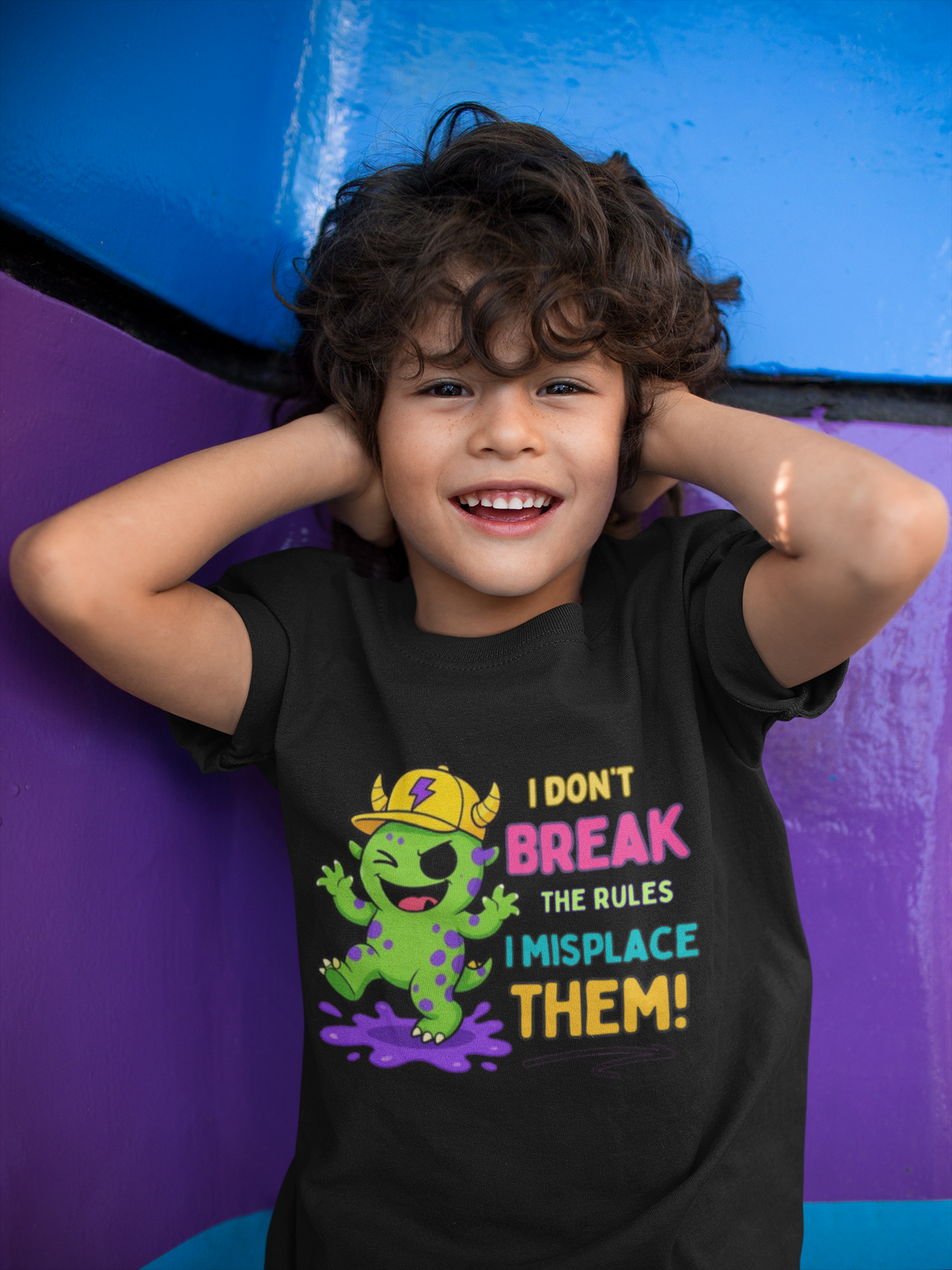 Mini Rule Bender T-Shirt Black - boy covering ears smiling
